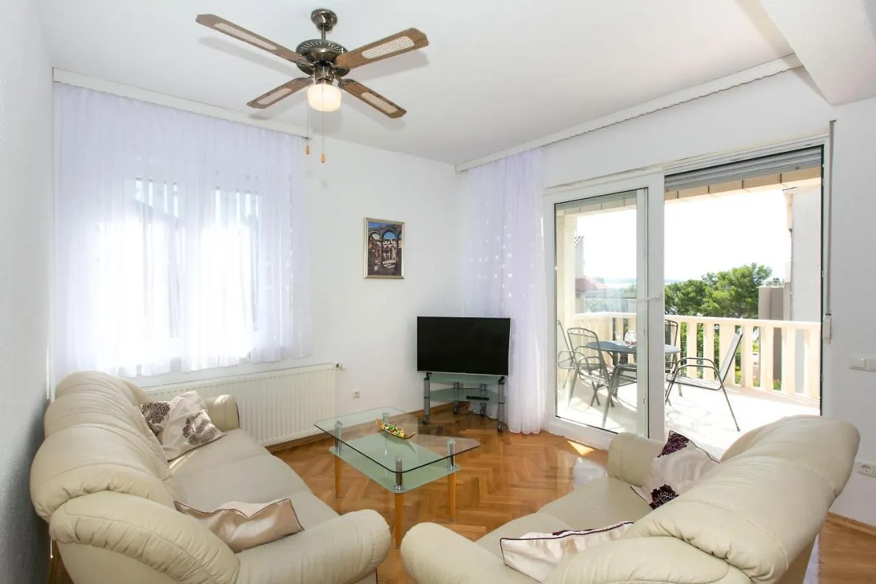 Apartment Angelina Split 0*,